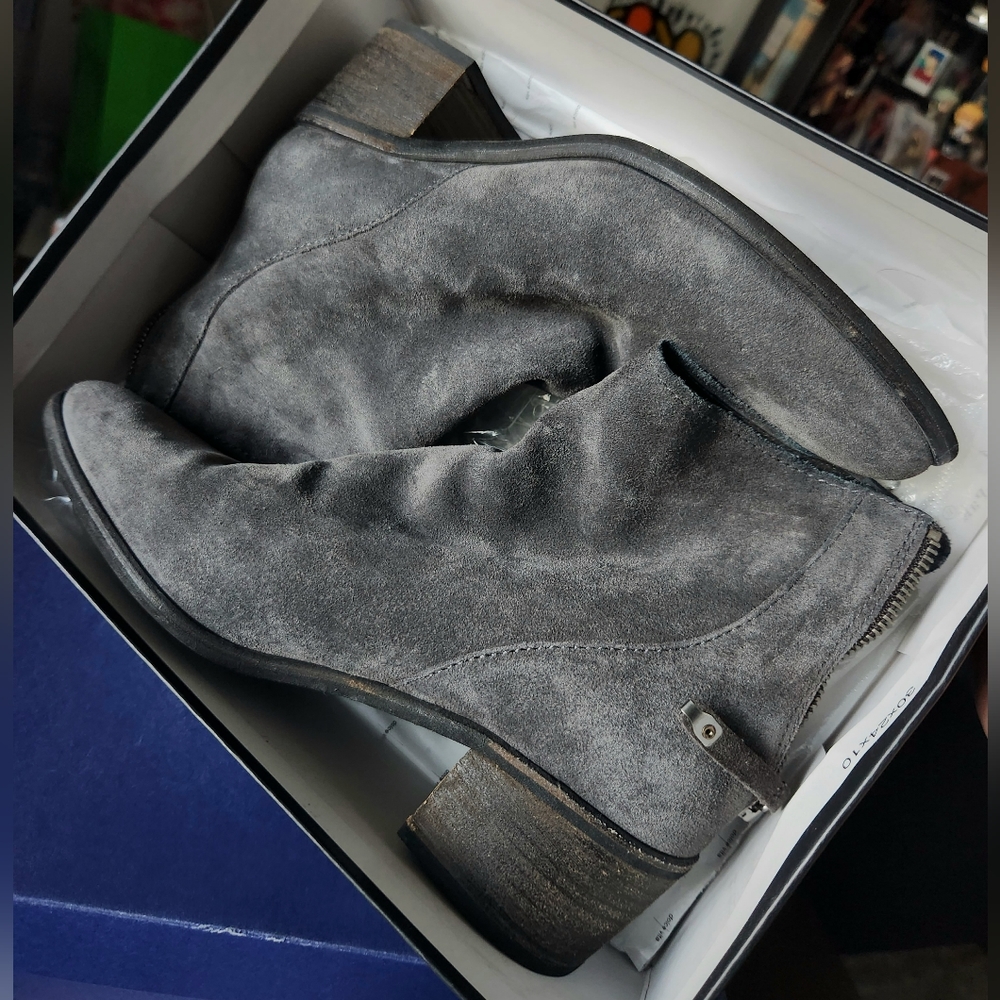 DOLCE VITA Cassius Anthracite Suede Boots, size 8.5